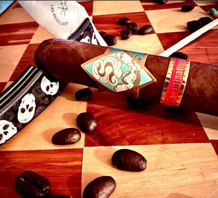 Sagrado Cigars-  "Carismatico & Feito"